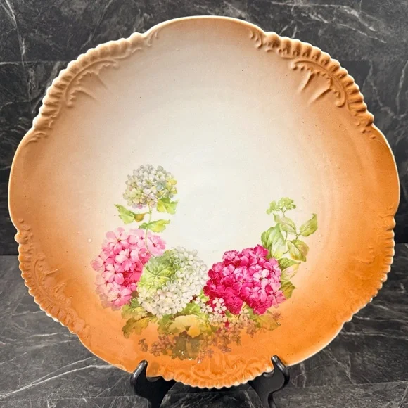Decorative Plate with Hydrangeas - Picture 2 of 16